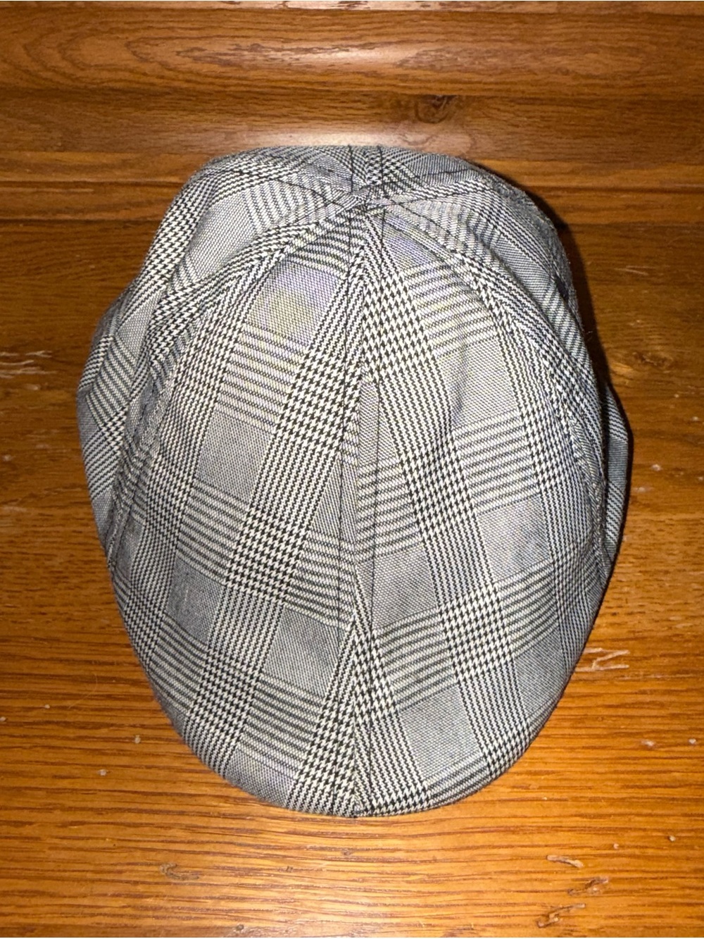 Boston Scally Newsboy Cap in White, Black and Gray plaid pattern Size Small